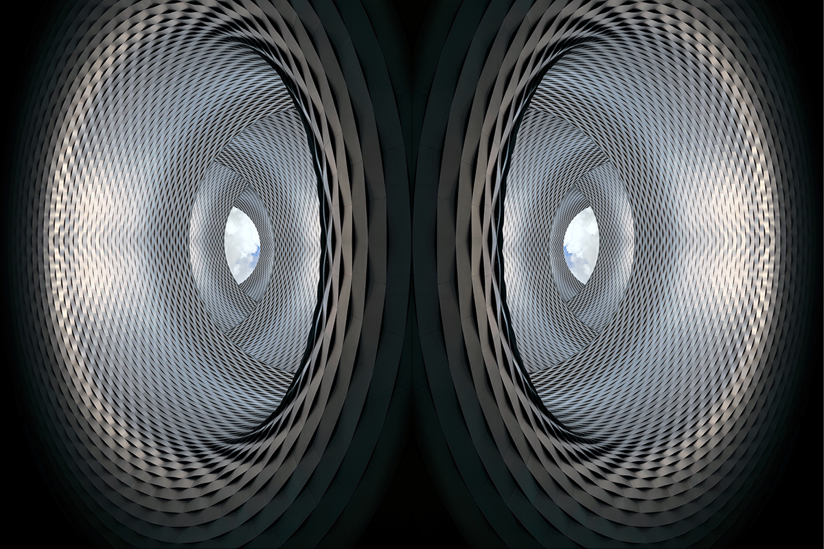 Mehrfach gespiegelte Ebenen.